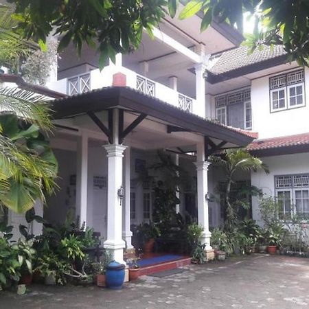 Hotel Airlangga Mataram Esterno foto