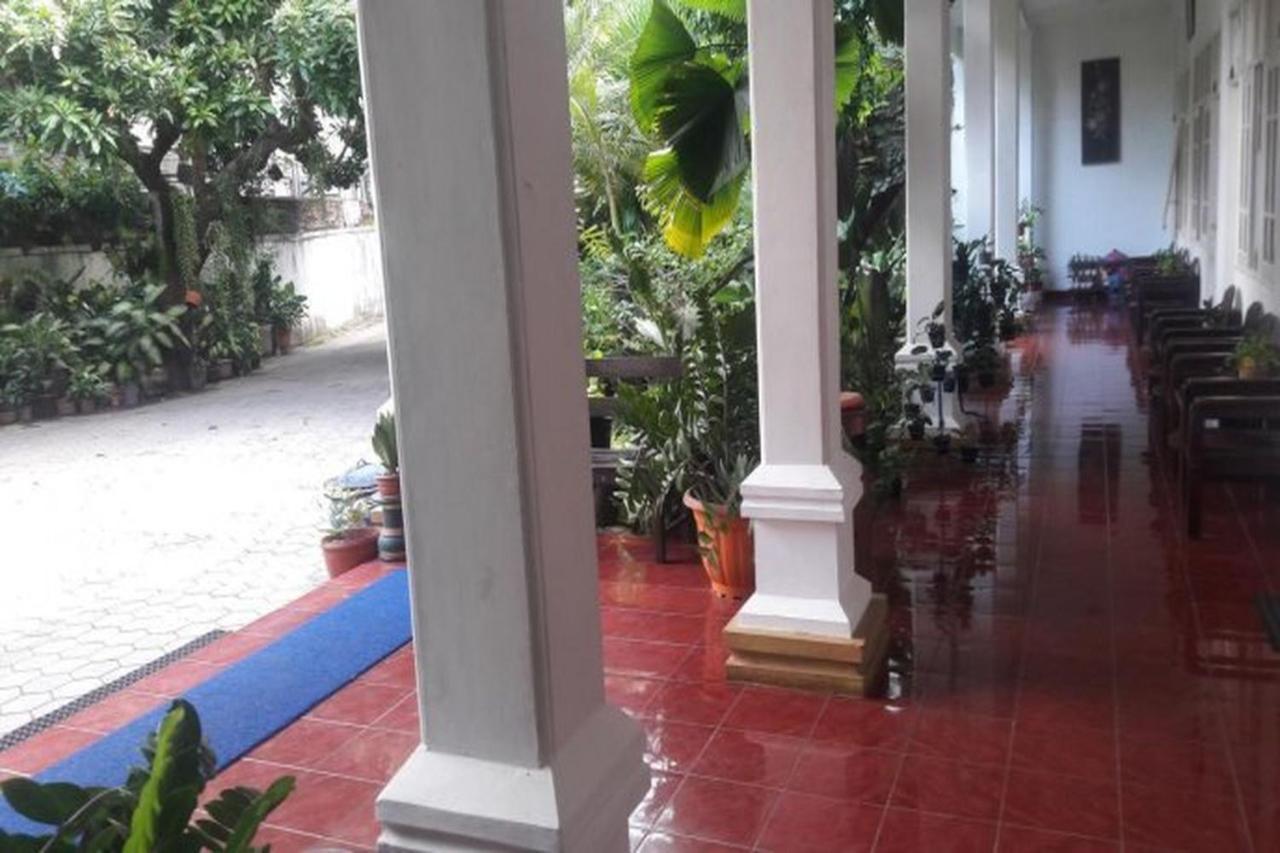 Hotel Airlangga Mataram Esterno foto