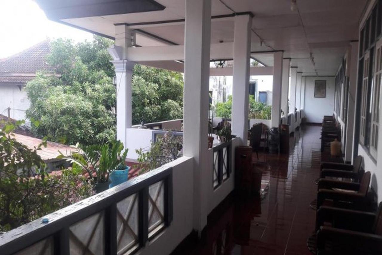 Hotel Airlangga Mataram Esterno foto